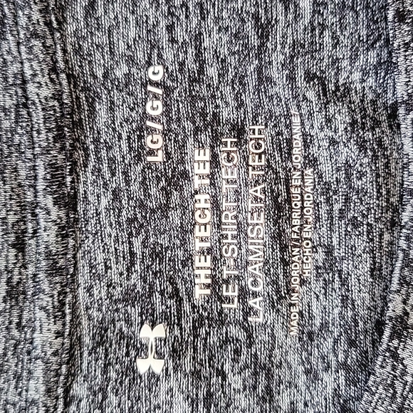 Under Armour, Men's Large, Athletic Shirt, Moisture Wicking Material - Picture 3 of 6